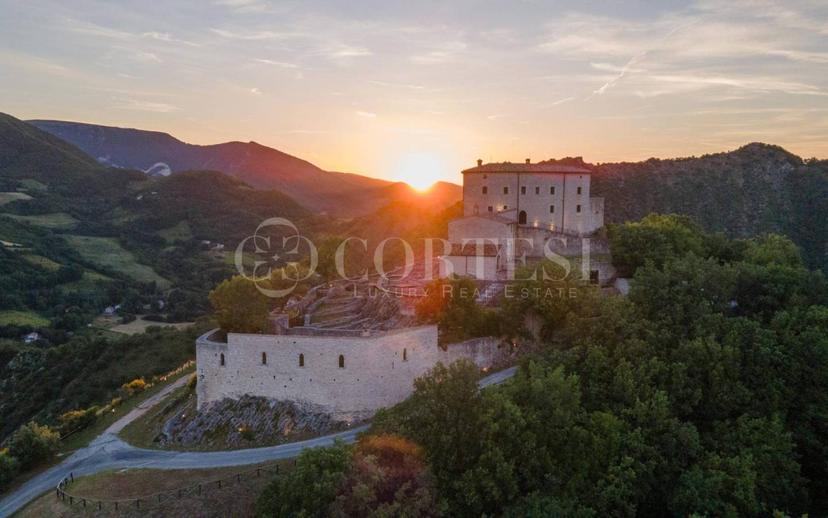 Villa unifamiliare via Case Sparse, Cagli — foto 10 di 193