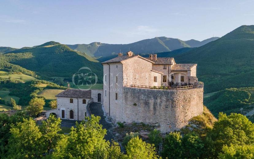 Villa unifamiliare via Case Sparse, Cagli — foto 2 di 193