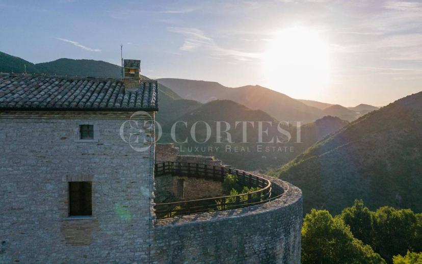 Villa unifamiliare via Case Sparse, Cagli — foto 4 di 193