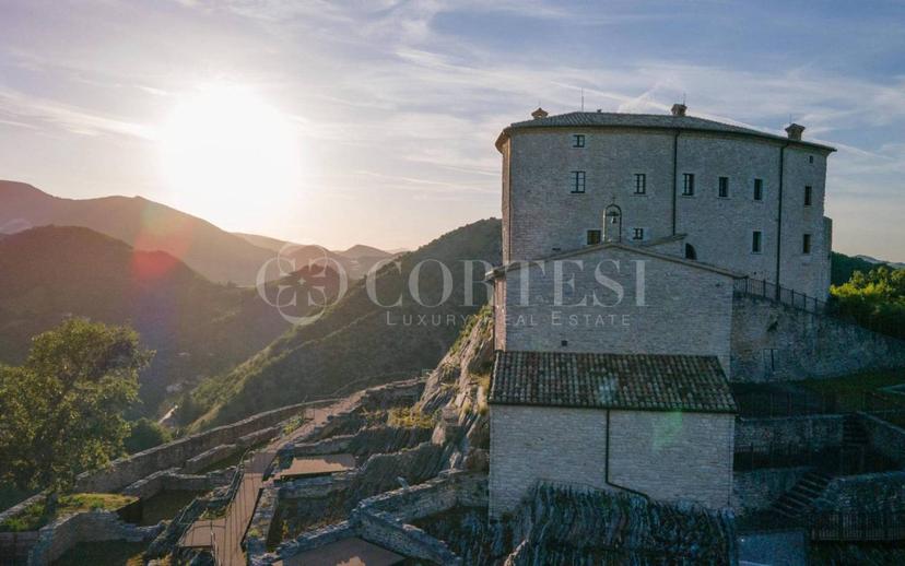 Villa unifamiliare via Case Sparse, Cagli — foto 9 di 193