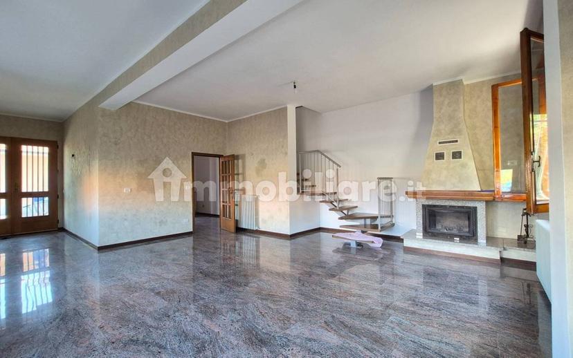 Villa bifamiliare via Maestra Grande-Renazzo 38/1, Renazzo, Cento — foto 3 di 25