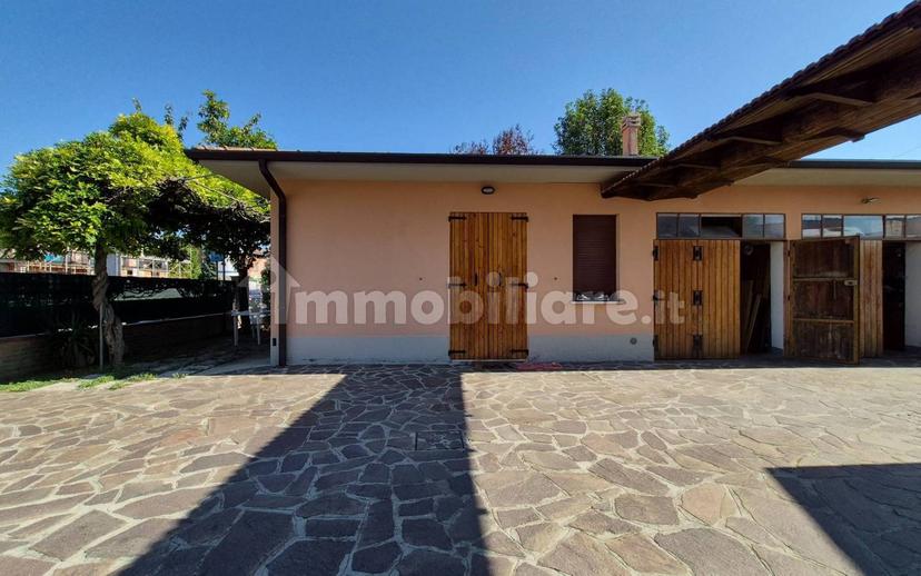 Villa bifamiliare via Maestra Grande-Renazzo 38/1, Renazzo, Cento — foto 8 di 25