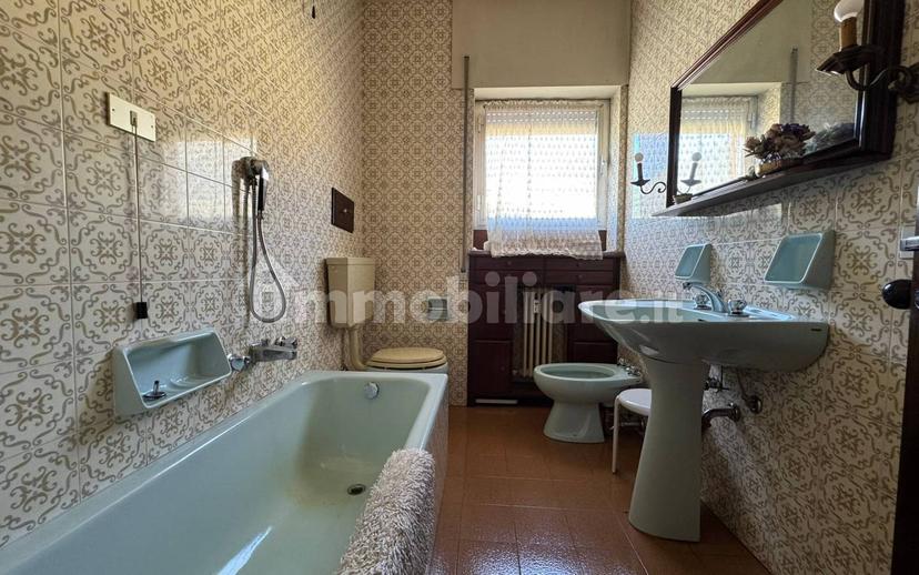 Appartamento via Piero Cioia di Monzone 35, Centro, Domodossola — foto 43 di 45