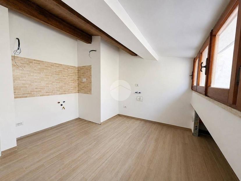Appartamento via Delle Rose 10, Duomo - Fontana Luminosa, L'Aquila — foto 38 di 46