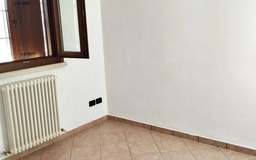 Trilocale Palladio, Ostiglia — foto 15 di 17