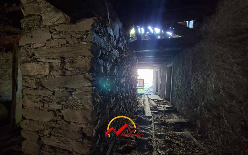 Rustico frazione Buillet, Introd — foto 4 di 30