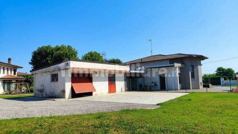 Villa unifamiliare via Santa Croce 29, Centro, Azzano Decimo — foto 5 di 14