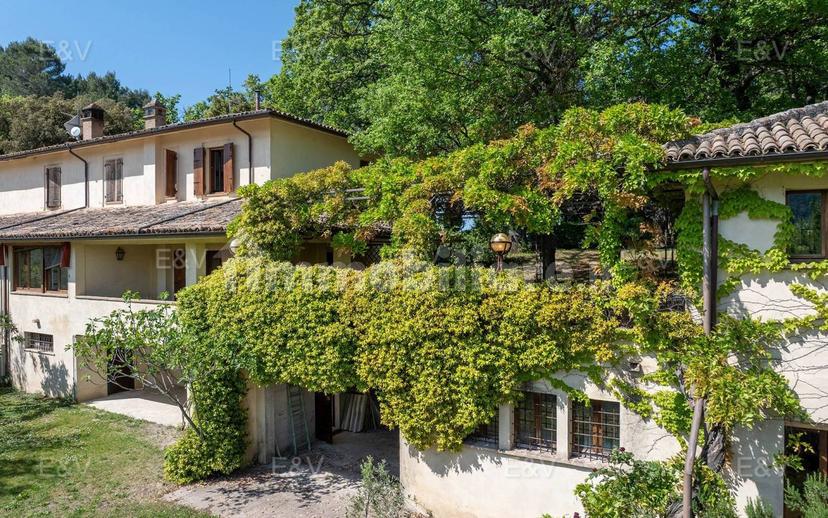 Casale via Chiesa Vecchia, Vescia, Belfiore, Scanzano, Foligno — foto 9 di 14