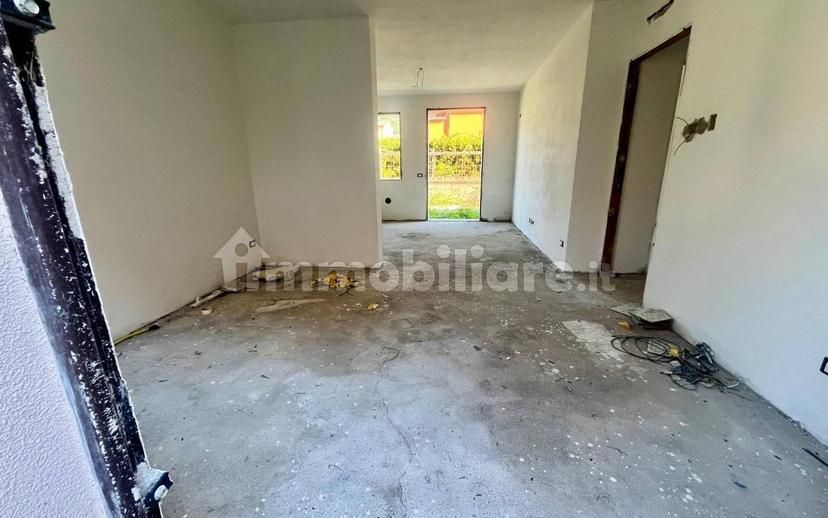 Trilocale ottimo stato, piano terra, Centro, Pescia — foto 6 di 9