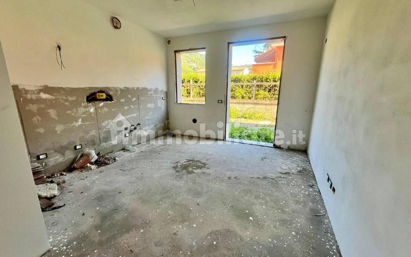 Trilocale ottimo stato, piano terra, Centro, Pescia — foto 2 di 9
