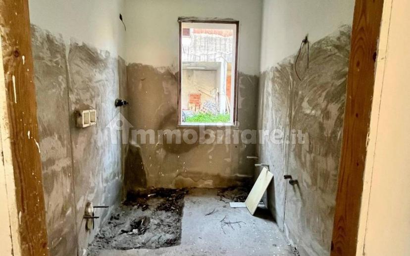 Trilocale ottimo stato, piano terra, Centro, Pescia — foto 4 di 9