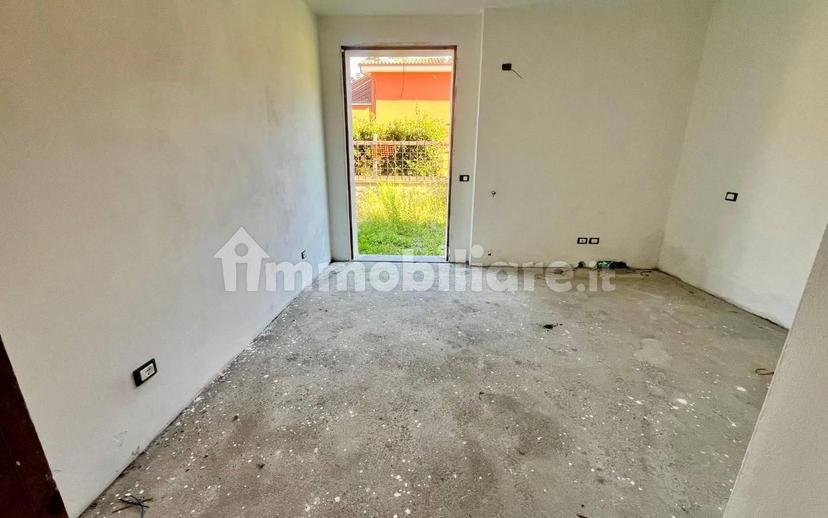 Trilocale ottimo stato, piano terra, Centro, Pescia — foto 3 di 9