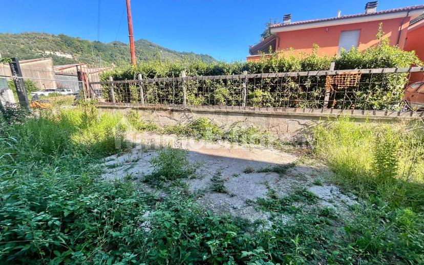Trilocale ottimo stato, piano terra, Centro, Pescia — foto 8 di 9