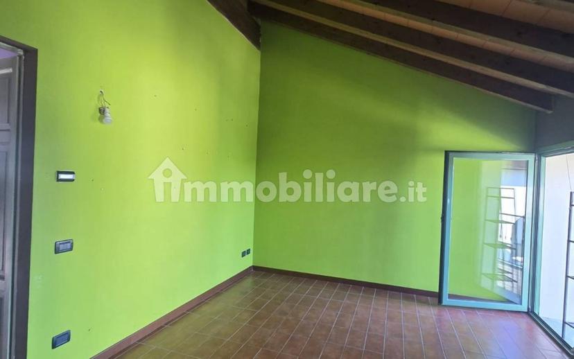 Trilocale buono stato, terzo piano, San Pedretto, Castelvetro Piacentino — foto 3 di 6
