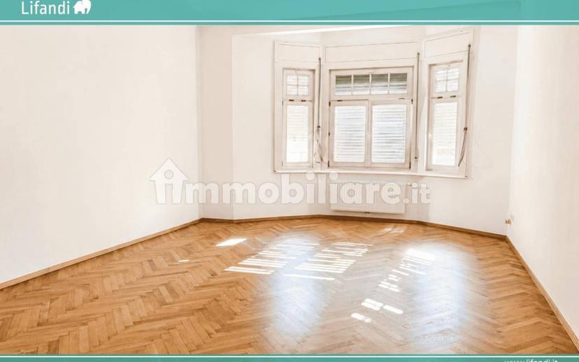 Trilocale Rennweg - via delle Corse, Centro, Merano — foto 10 di 13