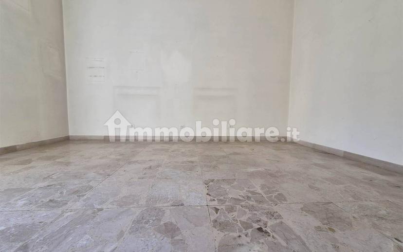 Quadrilocale Viicolo Edilizia 49, Pubblico Passeggio, Piacenza