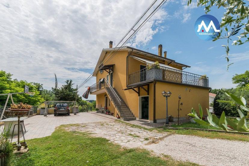 Villa bifamiliare Strada della Romagna, Monte San Bartolo, Pesaro — foto 4 di 16