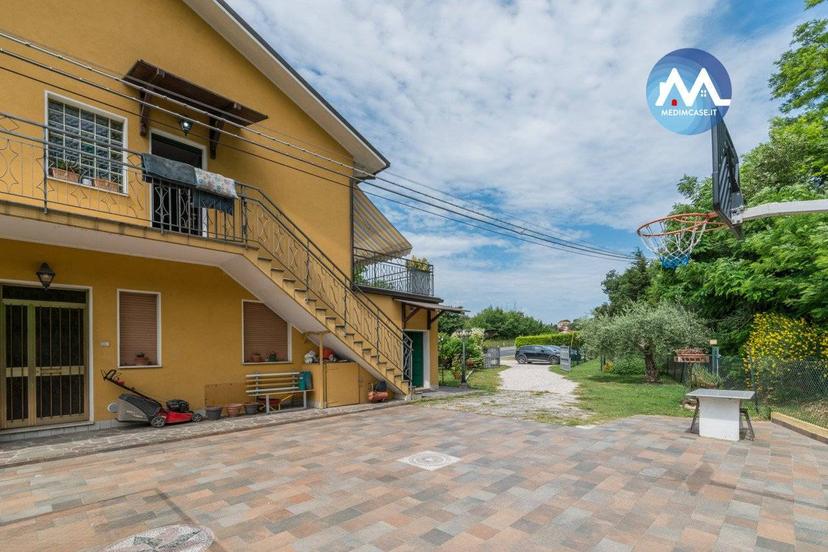 Villa bifamiliare Strada della Romagna, Monte San Bartolo, Pesaro