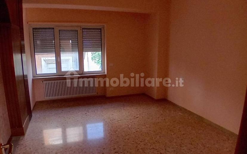 Quadrilocale viale Giuseppe Mazzini 8, Centro, Sulmona — foto 12 di 16