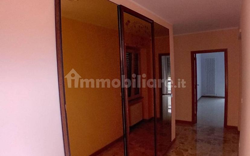 Quadrilocale viale Giuseppe Mazzini 8, Centro, Sulmona — foto 2 di 16