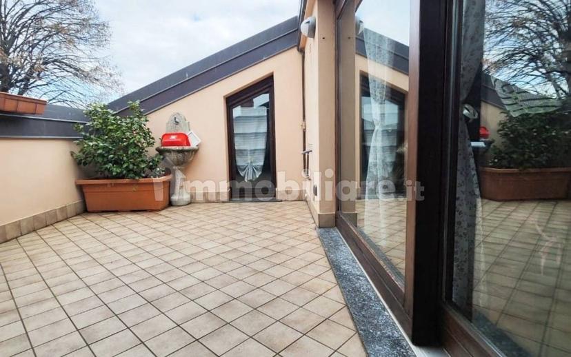 Bilocale via Giuseppe Verdi 6, Centro, Arcore — foto 4 di 19