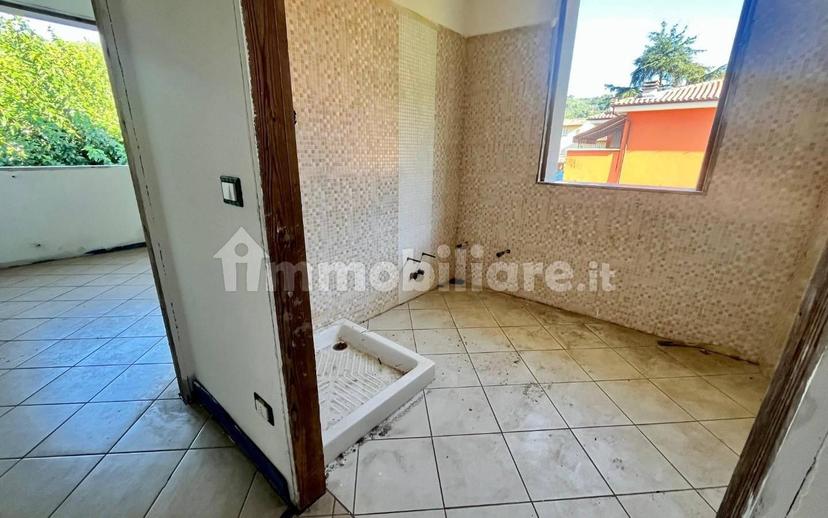 Trilocale ottimo stato, primo piano, Centro, Pescia — foto 11 di 12
