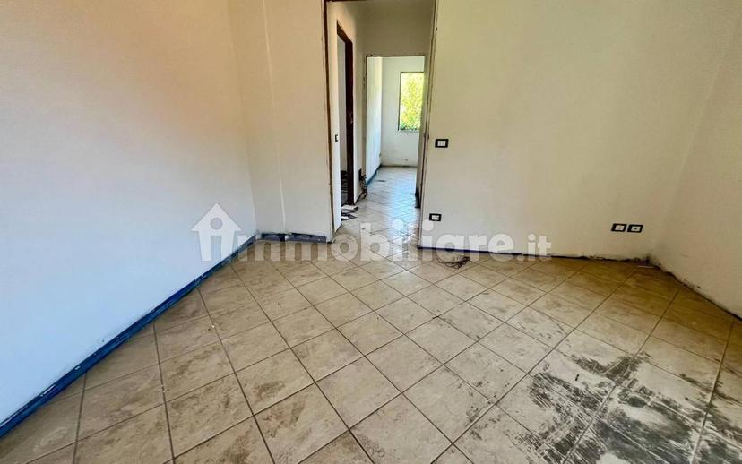 Trilocale ottimo stato, primo piano, Centro, Pescia — foto 4 di 12
