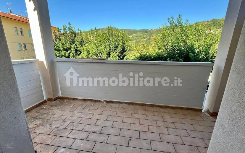Trilocale ottimo stato, primo piano, Centro, Pescia — foto 9 di 12