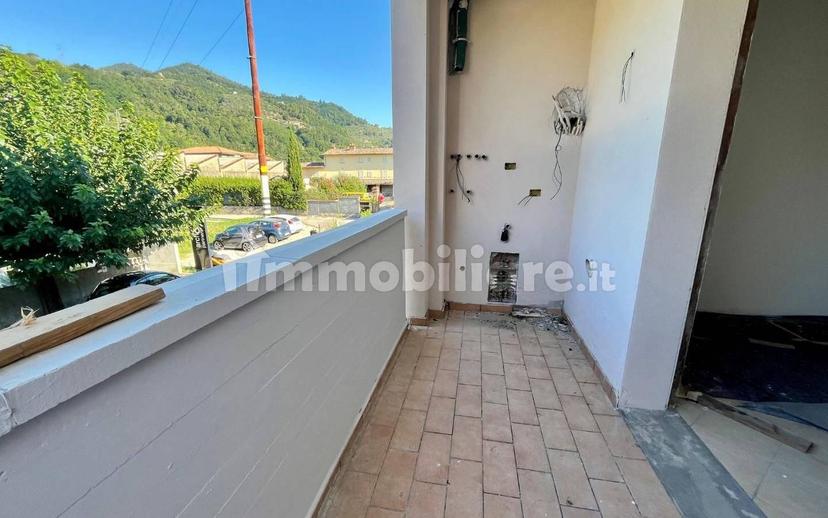 Trilocale ottimo stato, primo piano, Centro, Pescia — foto 12 di 12