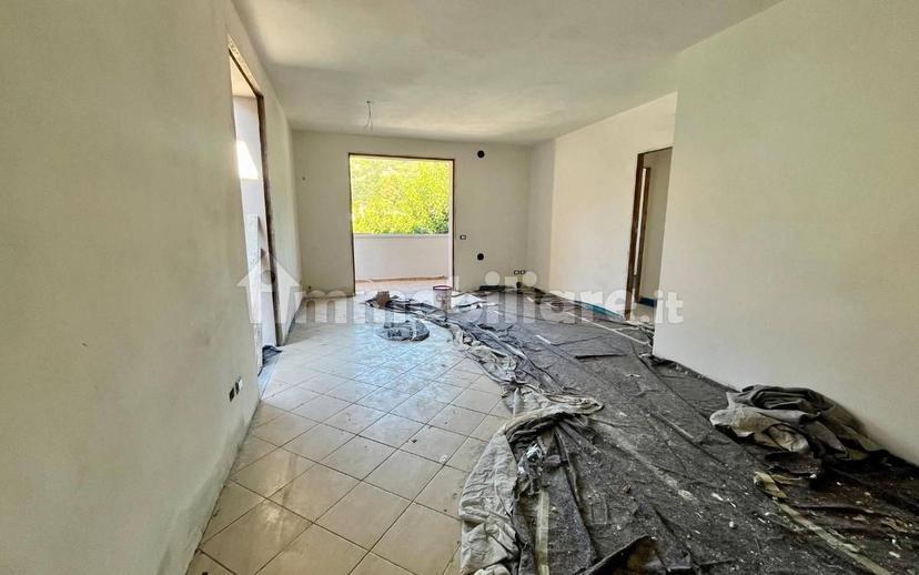 Trilocale ottimo stato, primo piano, Centro, Pescia — foto 2 di 12