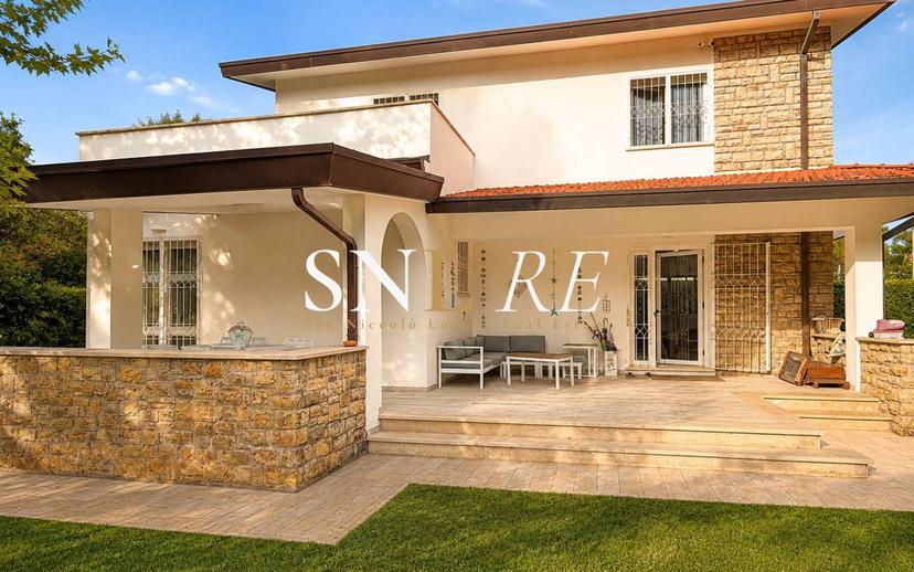 Villa unifamiliare via F. Donati, Vittoria Apuana, Forte dei Marmi — foto 11 di 25