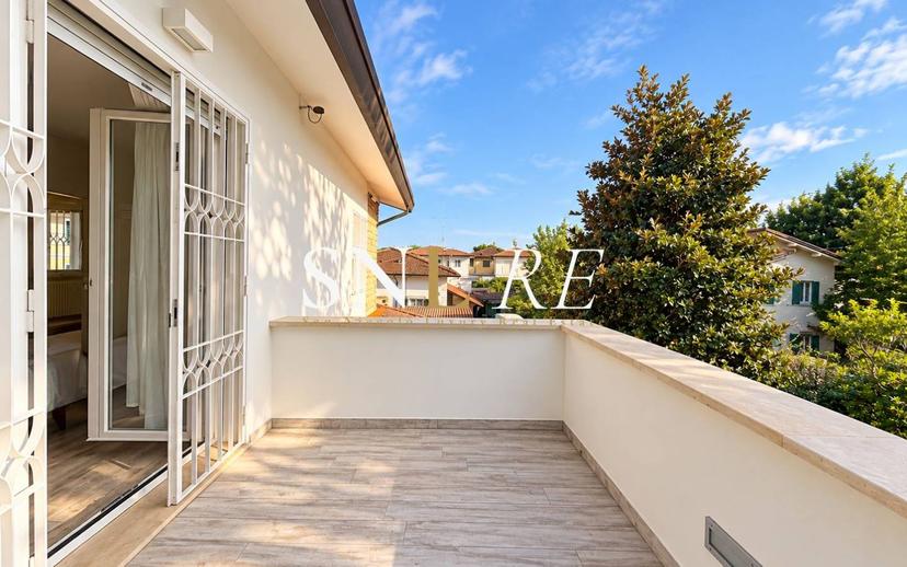 Villa unifamiliare via F. Donati, Vittoria Apuana, Forte dei Marmi — foto 14 di 25