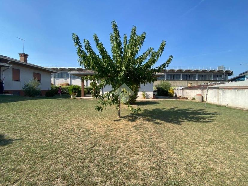Villa unifamiliare via quarta armata 3, Centro, Rosà — foto 8 di 36