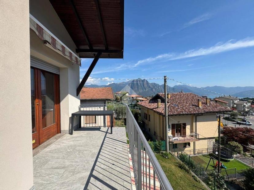 Trilocale via Broletti 9, Centro, Solto Collina — foto 2 di 33