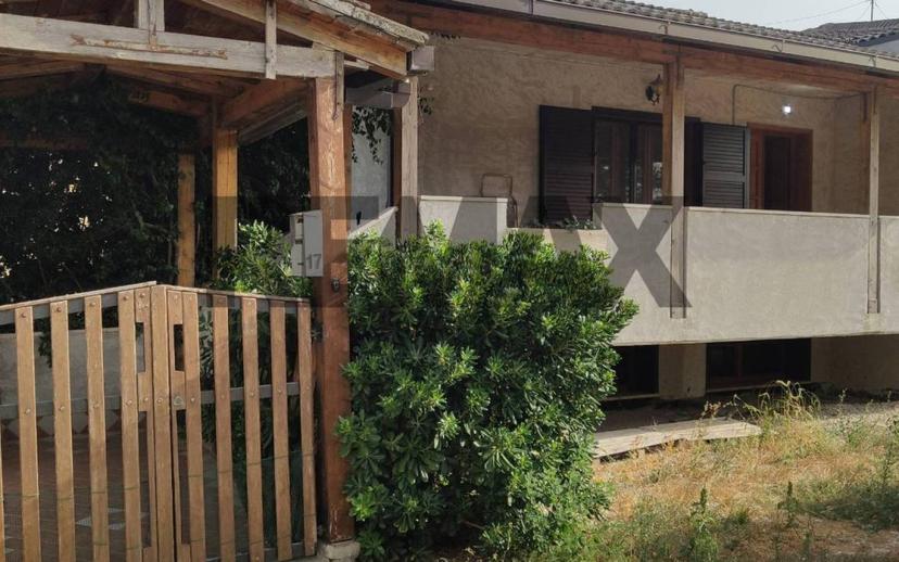 Appartamento buono stato, su più livelli, Loreto Aprutino — foto 41 di 48