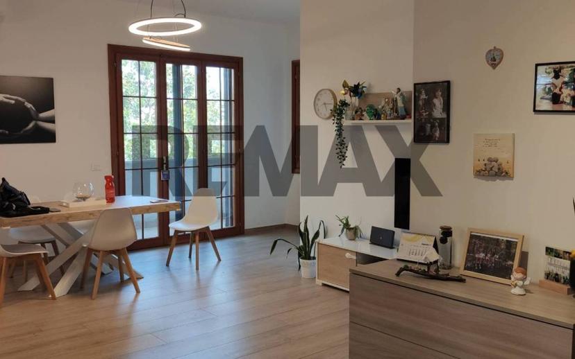 Appartamento buono stato, su più livelli, Loreto Aprutino — foto 6 di 48