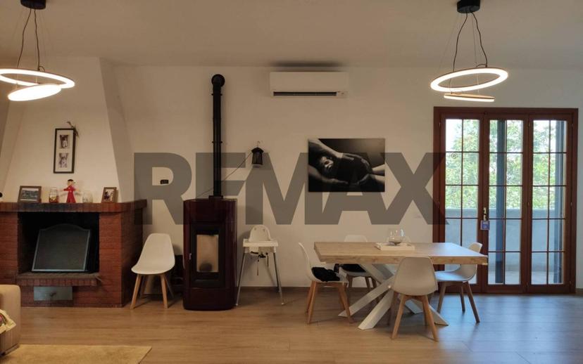 Appartamento buono stato, su più livelli, Loreto Aprutino — foto 5 di 48