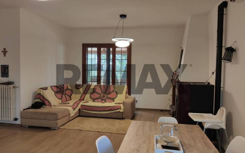 Appartamento buono stato, su più livelli, Loreto Aprutino — foto 16 di 48