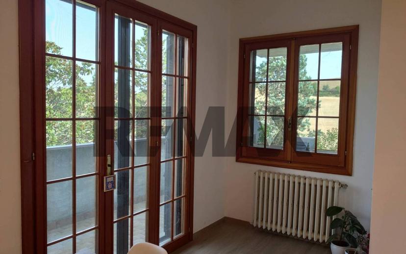 Appartamento buono stato, su più livelli, Loreto Aprutino — foto 19 di 48