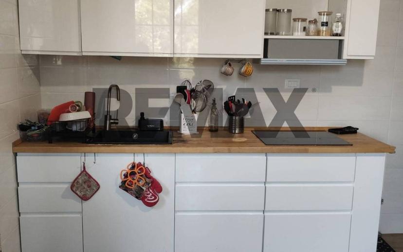 Appartamento buono stato, su più livelli, Loreto Aprutino — foto 7 di 48