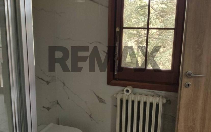 Appartamento buono stato, su più livelli, Loreto Aprutino — foto 12 di 48