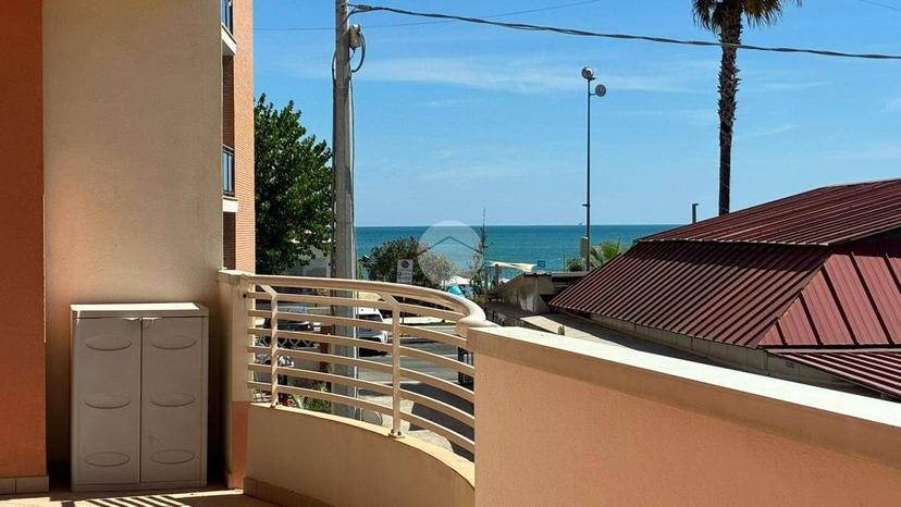 Trilocale via malta 1, Lungomare Marconi, Alba Adriatica — foto 3 di 19