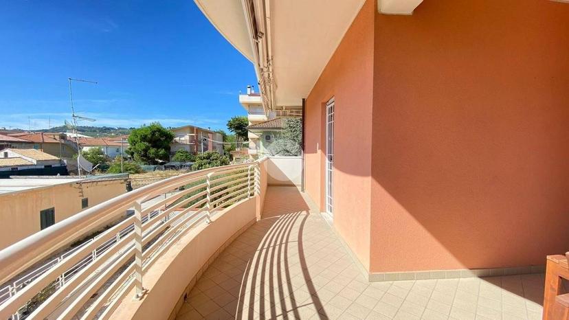 Trilocale via malta 1, Lungomare Marconi, Alba Adriatica — foto 13 di 19