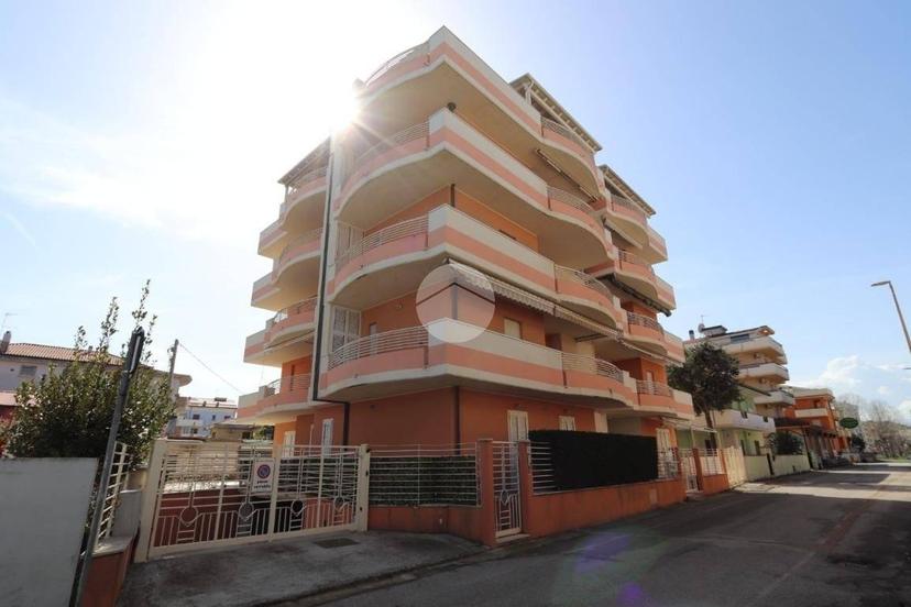 Trilocale via malta 1, Lungomare Marconi, Alba Adriatica — foto 19 di 19