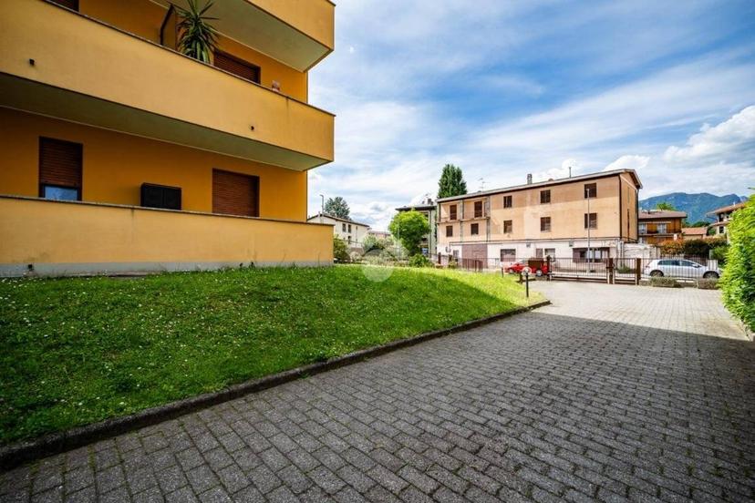 Trilocale via Generale Carlo Alberto dalla Chiesa 004, Centro, Oggiono — foto 9 di 42