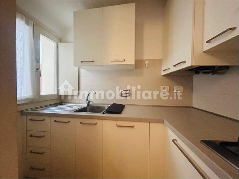 Trilocale ottimo stato, secondo piano, Centro Storico, Reggio Emilia — foto 13 di 32