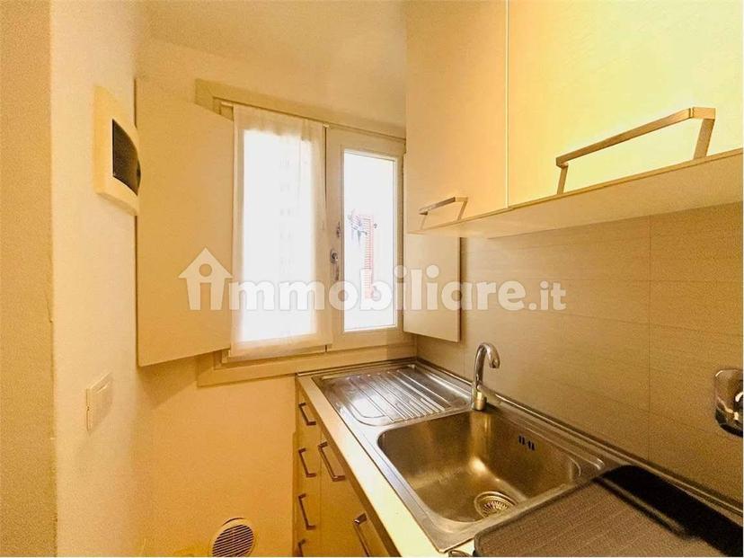 Trilocale ottimo stato, secondo piano, Centro Storico, Reggio Emilia — foto 2 di 32
