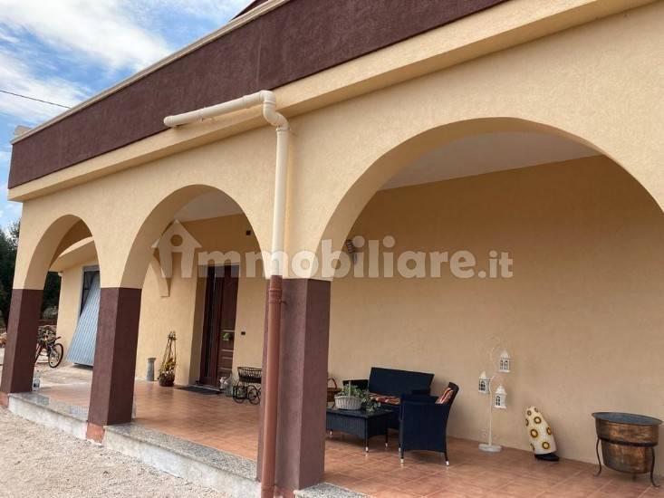 Villa unifamiliare Contrada Pisciacalze, Ceglie Messapica