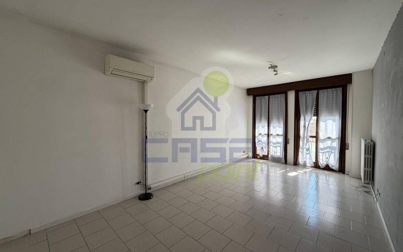 Trilocale via Indipendenza, Centro, Viadana — foto 2 di 22