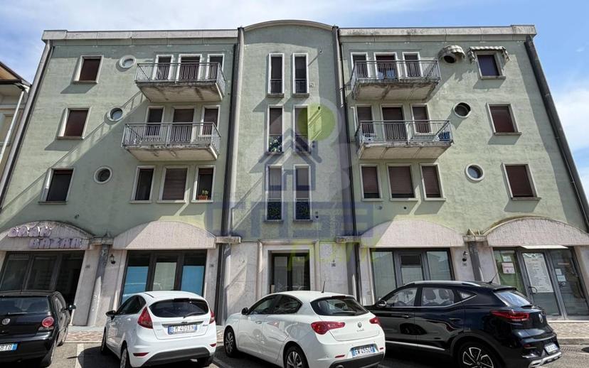 Trilocale via Indipendenza, Centro, Viadana — foto 10 di 22